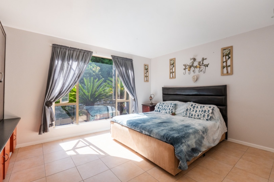 7 Bedroom Property for Sale in Outeniqua Strand Western Cape